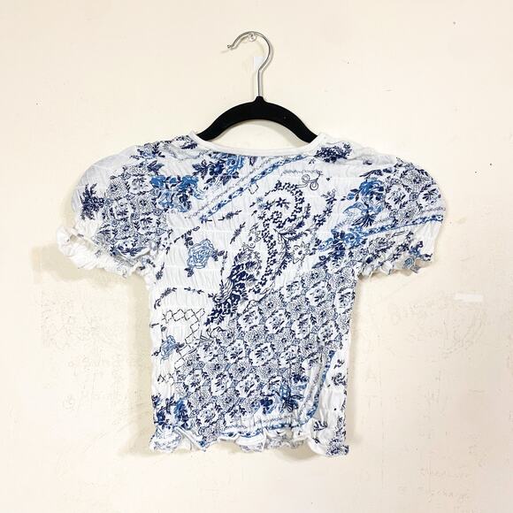 UO Kimchi Blue Shay Smocked Crop Top in Blue White Womens Small - Picture 1 of 9